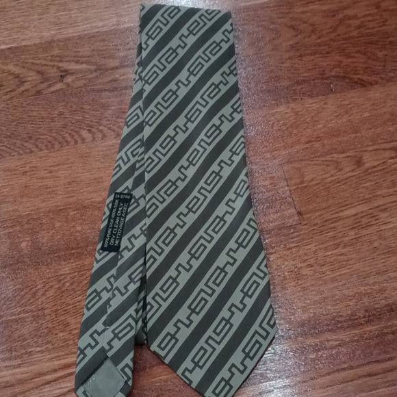 Giorgio Armani 100% silk pattern tie - Picture 5 of 5